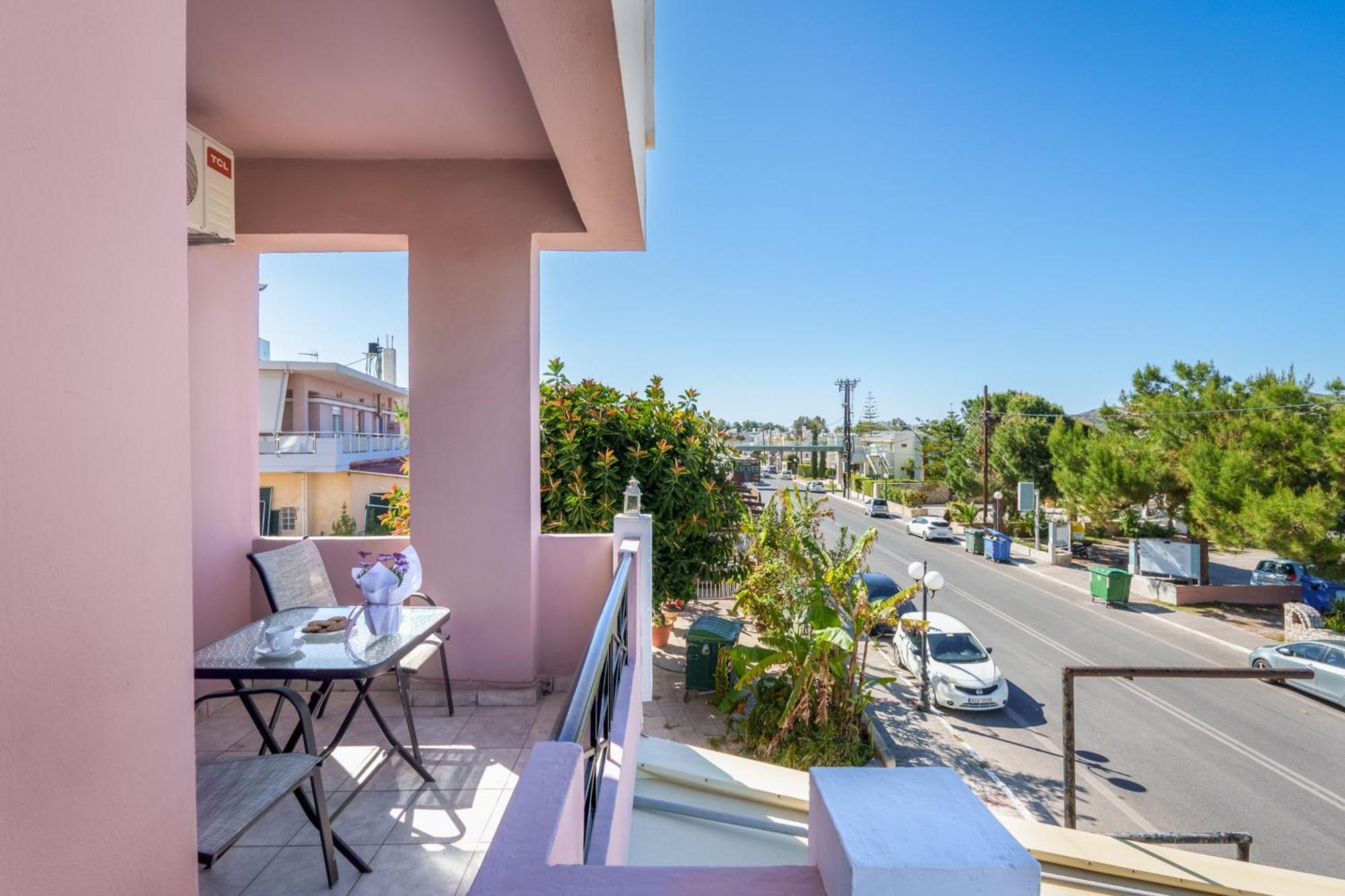 Nikos Apartments Agia Marina 외부 사진