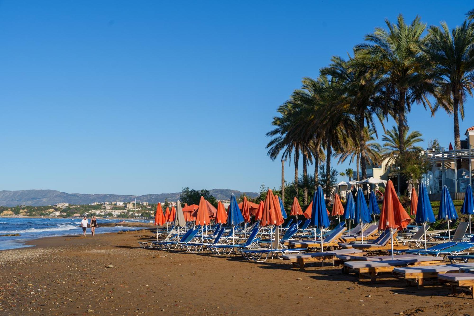 Nikos Apartments Agia Marina 외부 사진