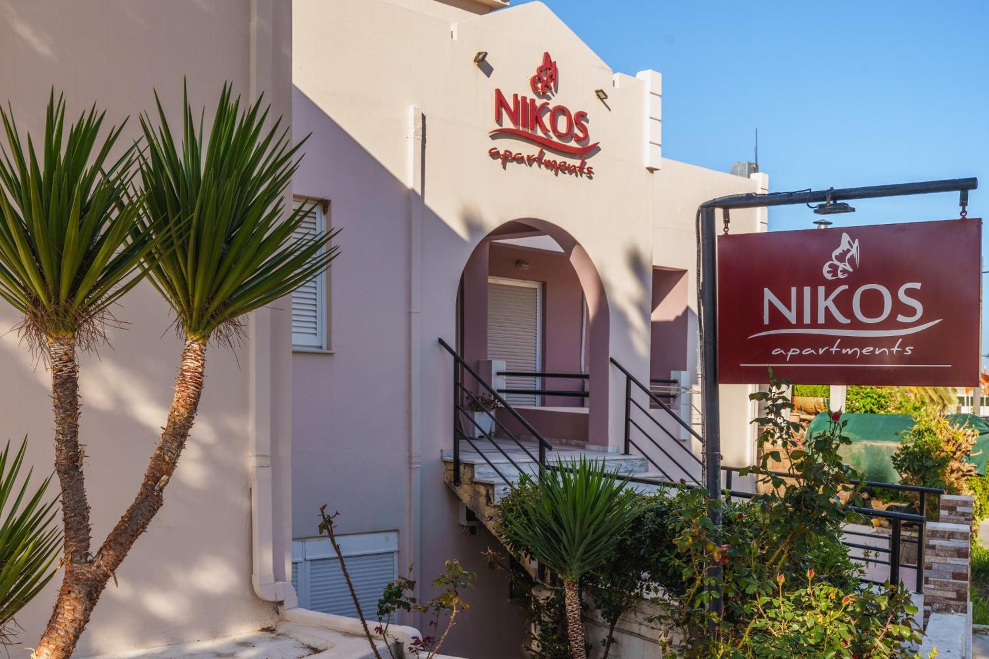 Nikos Apartments Agia Marina 외부 사진