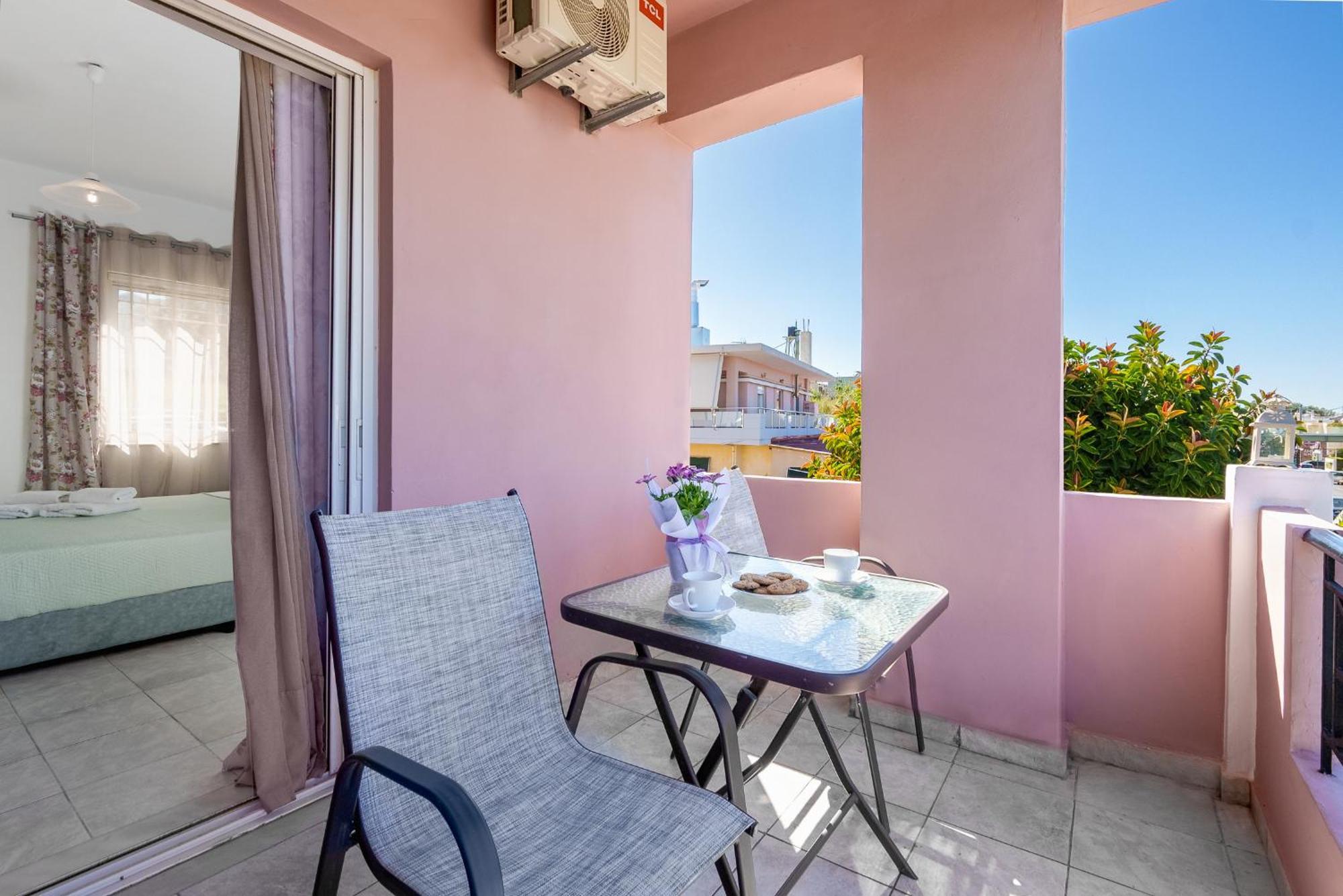 Nikos Apartments Agia Marina 외부 사진