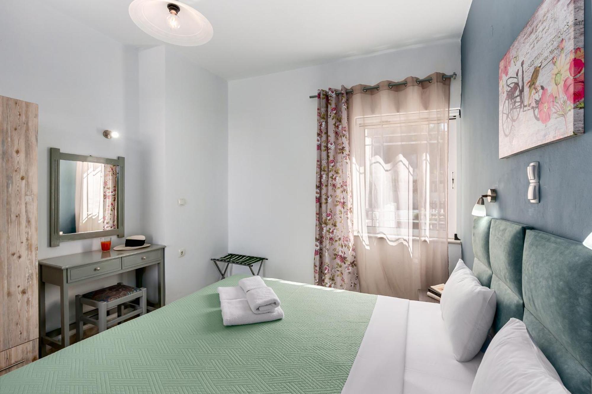 Nikos Apartments Agia Marina 외부 사진