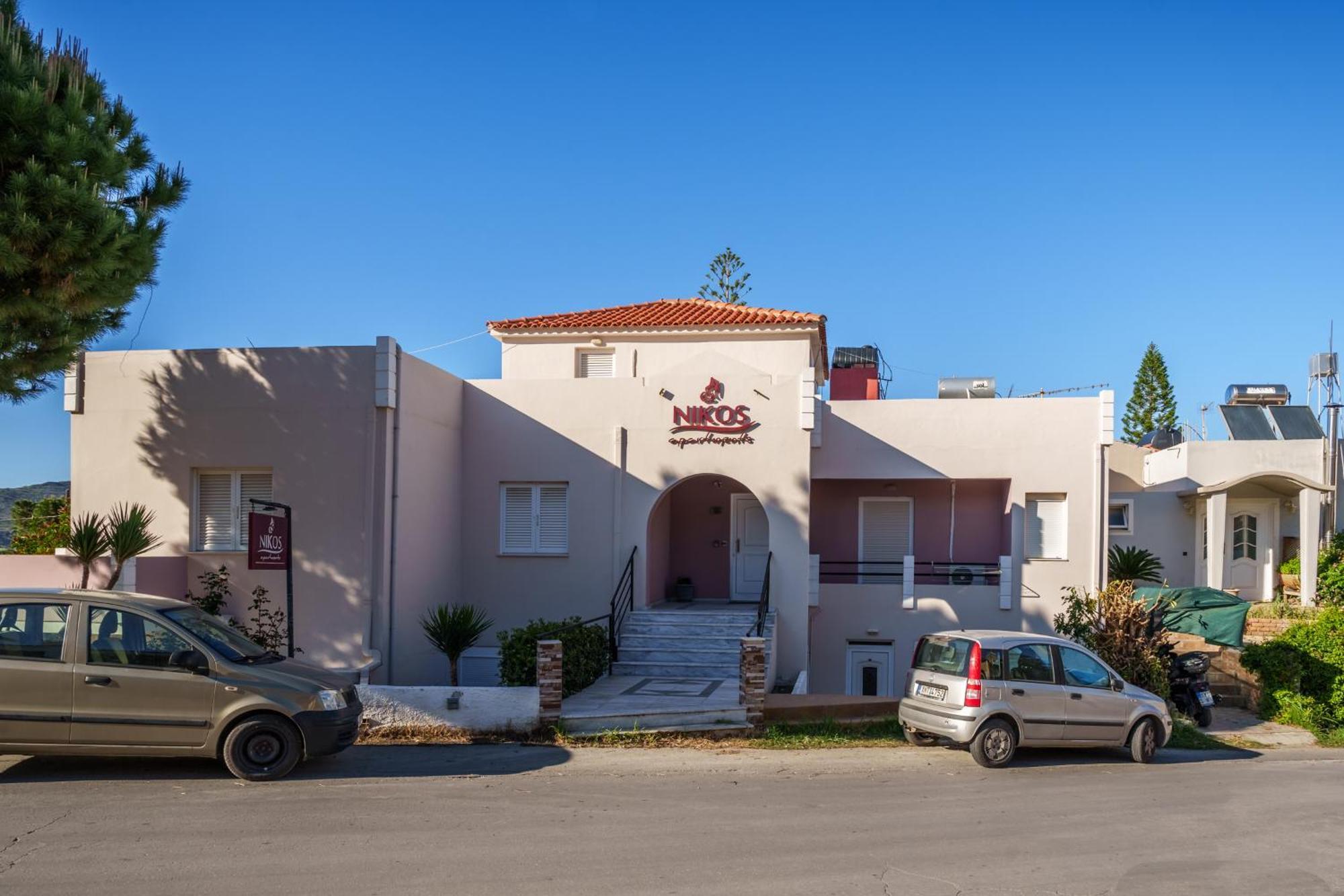 Nikos Apartments Agia Marina 외부 사진