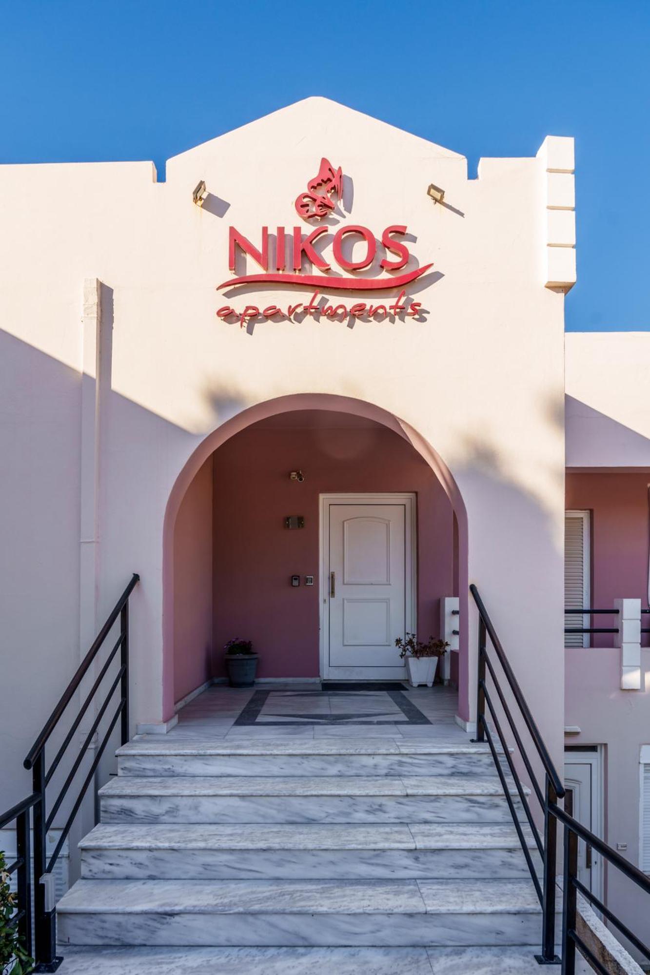 Nikos Apartments Agia Marina 외부 사진